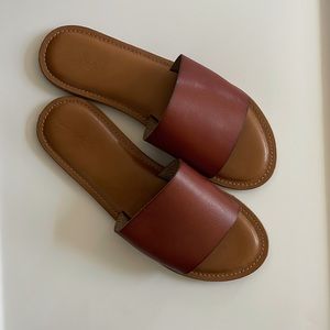 Brown sandals. New and in great condition!